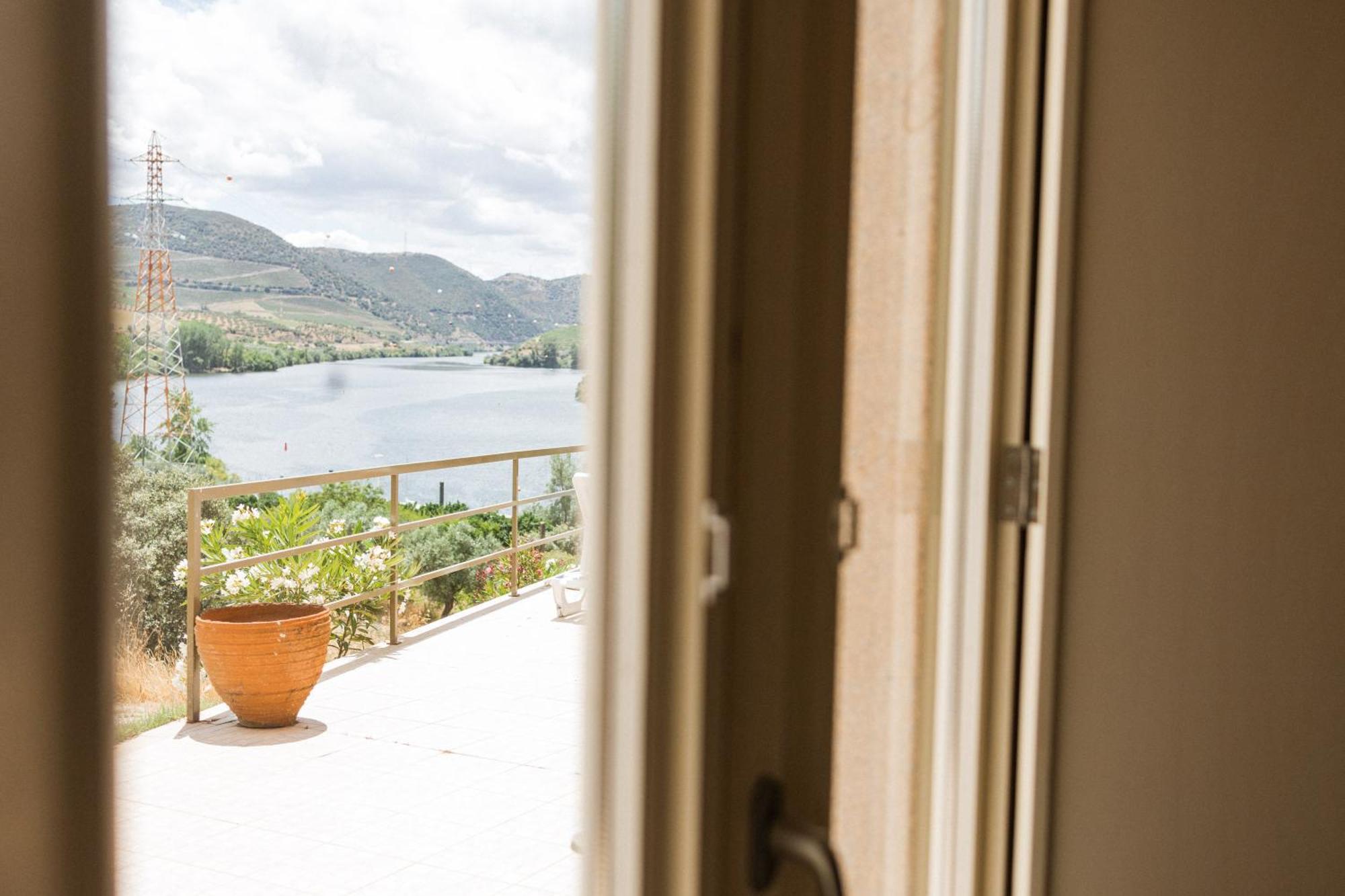 Olhares Do Douro Guest House Torre De Moncorvo Exterior photo